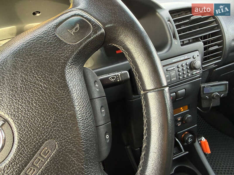 Мінівен Opel Zafira 2004 в Стрию