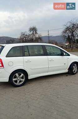 Минивэн Opel Zafira 2009 в Великом Березном