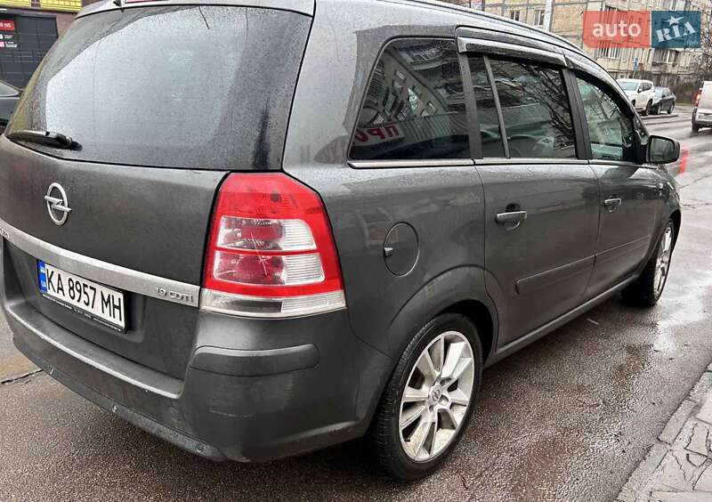 Мінівен Opel Zafira 2010 в Києві