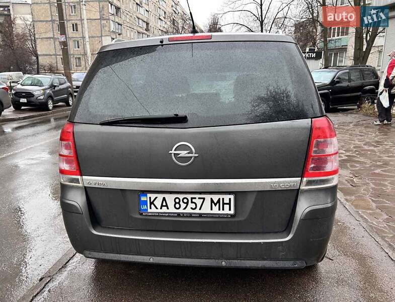 Мінівен Opel Zafira 2010 в Києві