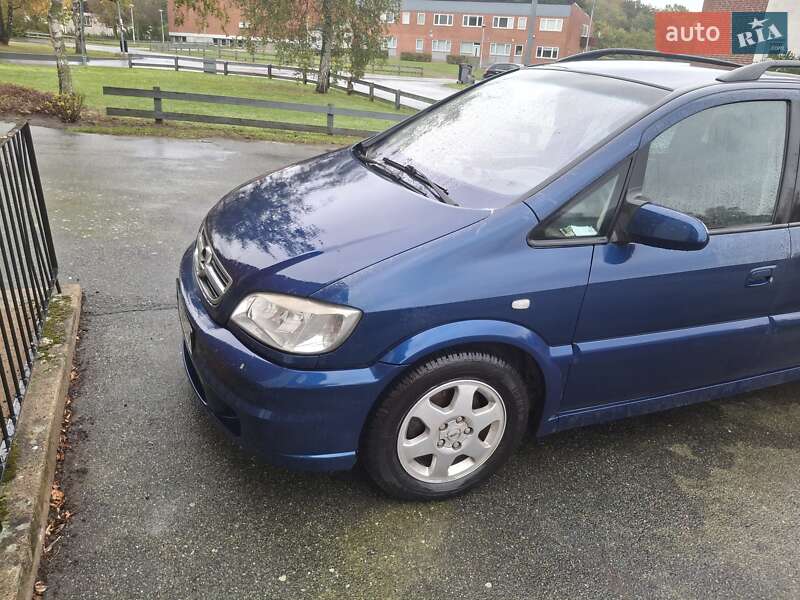 Мінівен Opel Zafira 2004 в Луцьку
