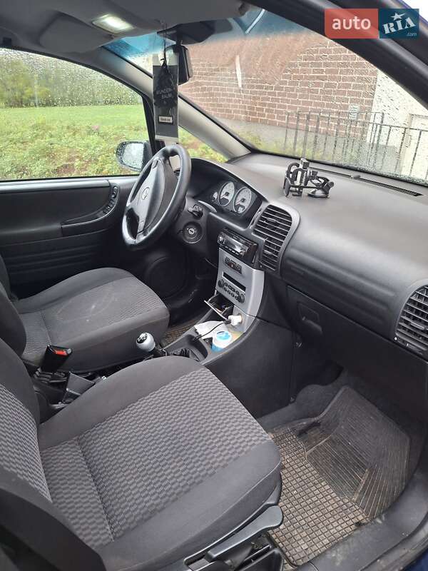 Мінівен Opel Zafira 2004 в Луцьку