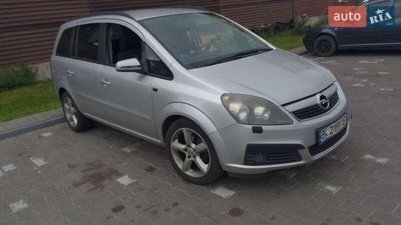Мінівен Opel Zafira 2006 в Рівному