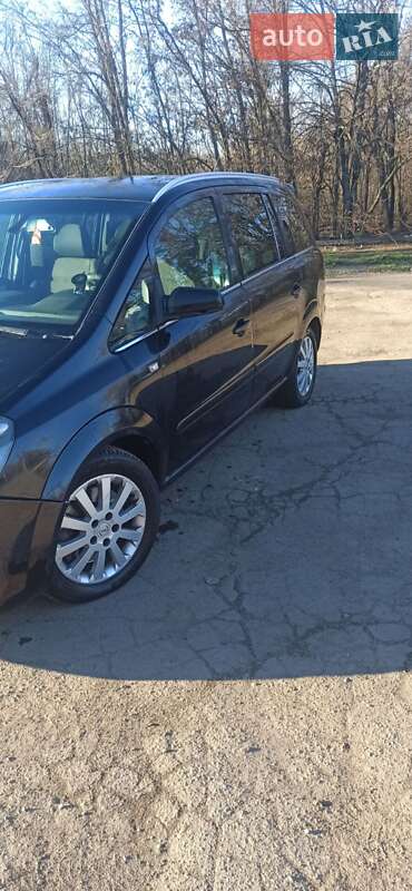 Минивэн Opel Zafira 2008 в Кривом Роге