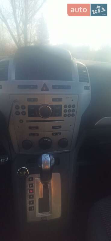 Минивэн Opel Zafira 2008 в Кривом Роге