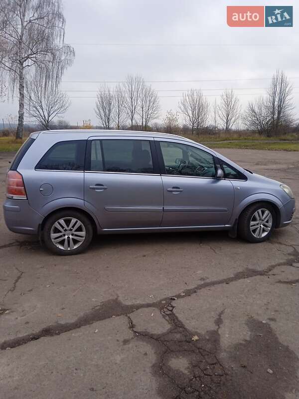 Минивэн Opel Zafira 2007 в Тростянце