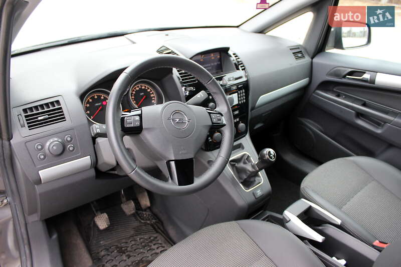 Мінівен Opel Zafira 2010 в Львові