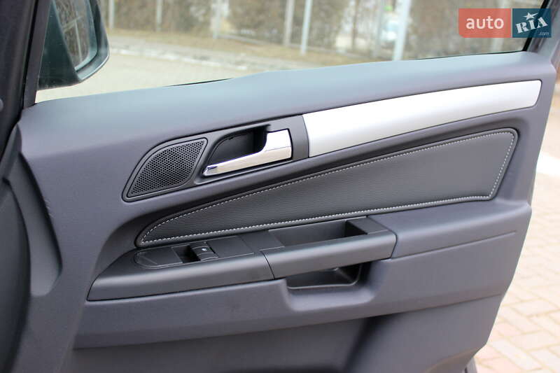 Мінівен Opel Zafira 2010 в Львові