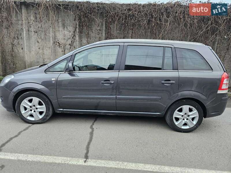 Минивэн Opel Zafira 2010 в Виннице