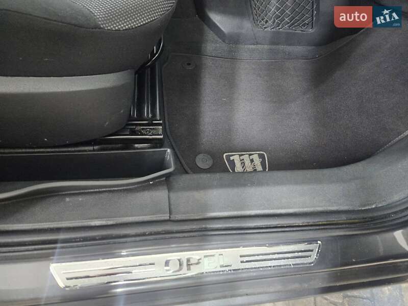 Минивэн Opel Zafira 2010 в Виннице