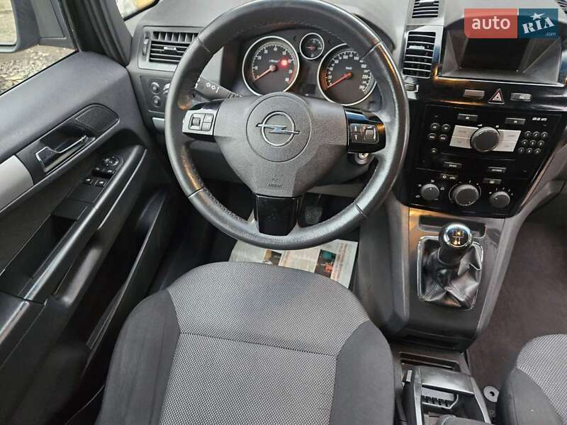 Минивэн Opel Zafira 2010 в Виннице