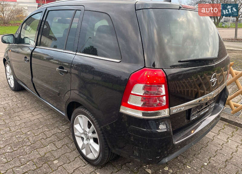 Минивэн Opel Zafira 2010 в Виннице