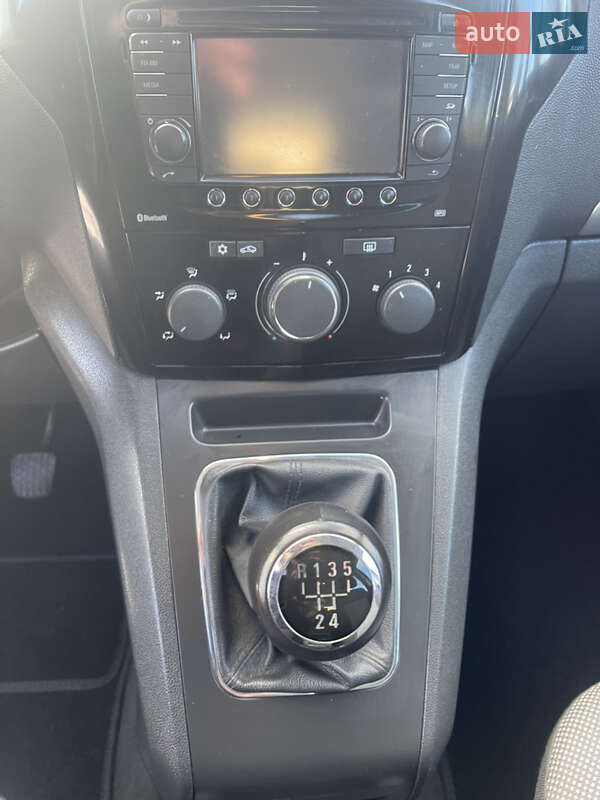 Мінівен Opel Zafira 2013 в Луцьку