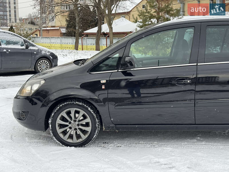 Мінівен Opel Zafira 2011 в Львові
