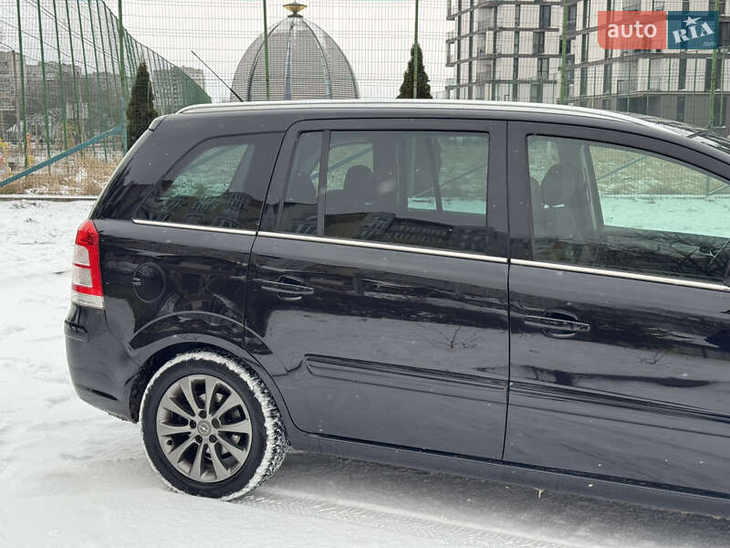 Мінівен Opel Zafira 2011 в Львові