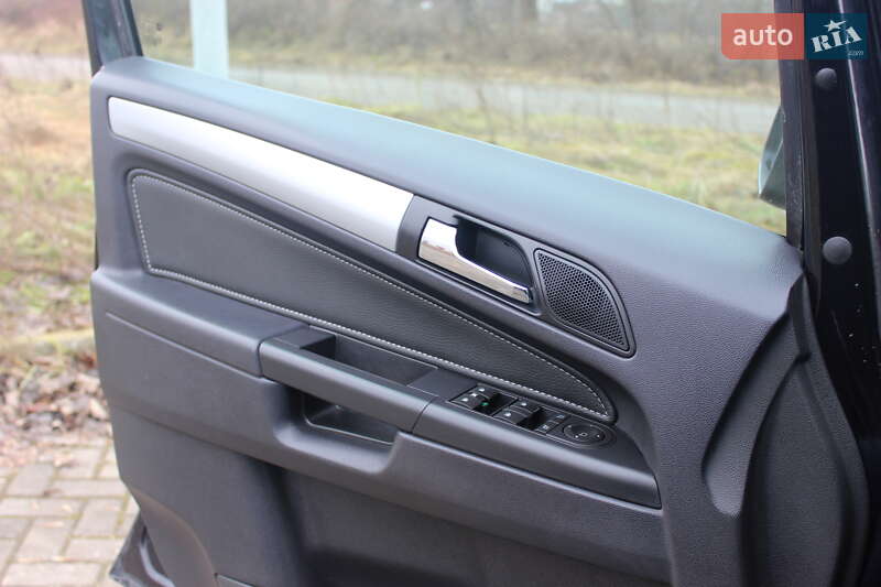 Мінівен Opel Zafira 2011 в Самборі