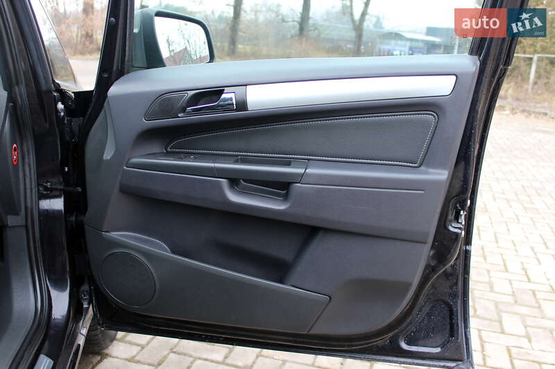 Мінівен Opel Zafira 2011 в Самборі