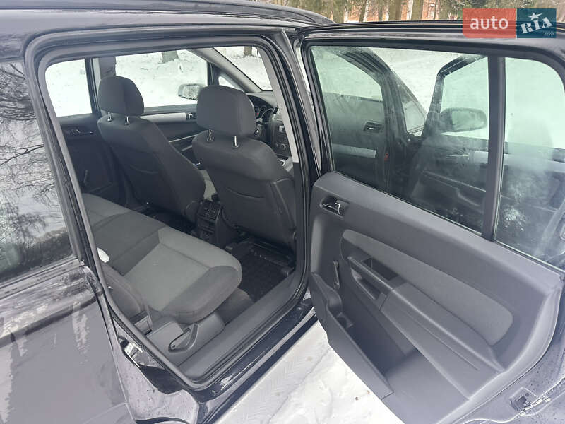 Минивэн Opel Zafira 2006 в Бобровице