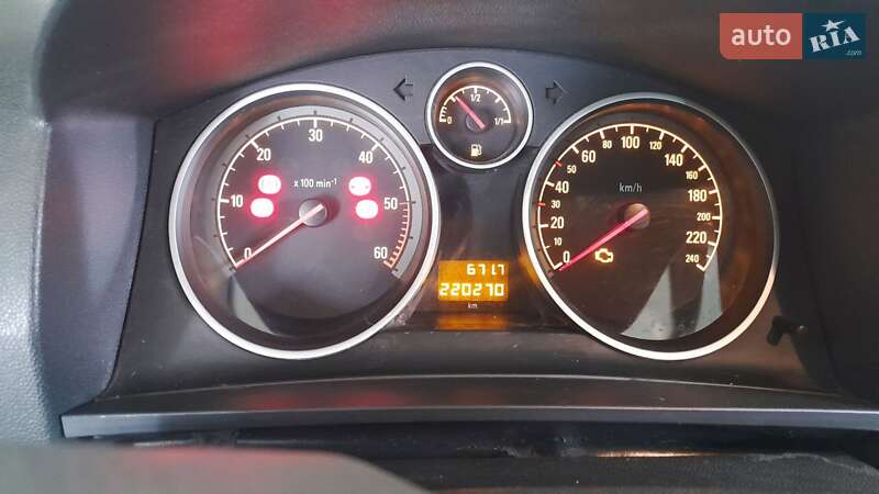 Минивэн Opel Zafira 2011 в Кегичевке