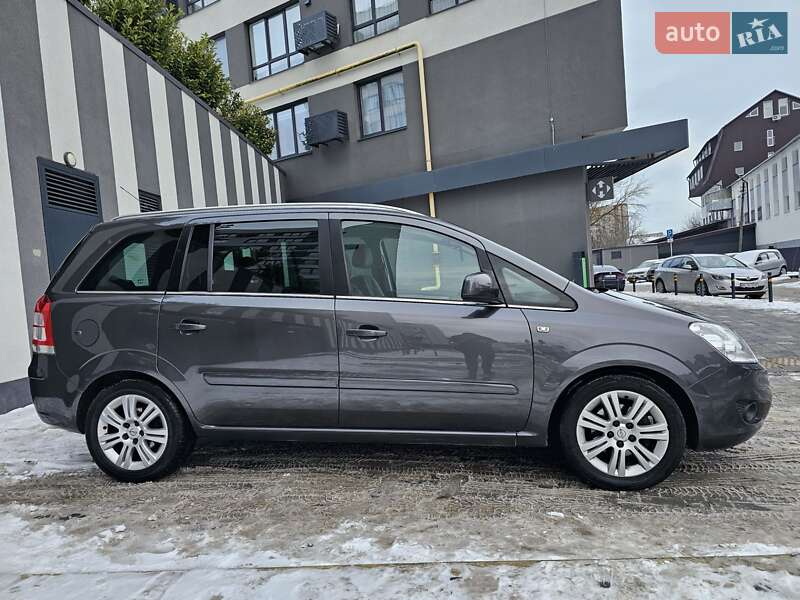 Мінівен Opel Zafira 2010 в Львові