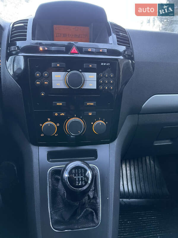 Мінівен Opel Zafira 2011 в Радомишлі