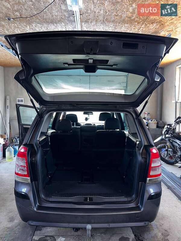 Мінівен Opel Zafira 2010 в Коломиї