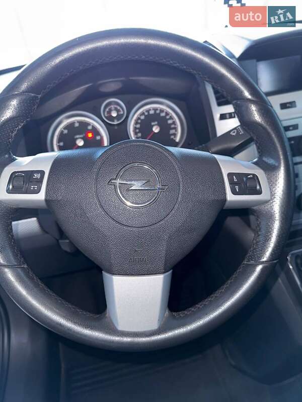 Мінівен Opel Zafira 2010 в Коломиї