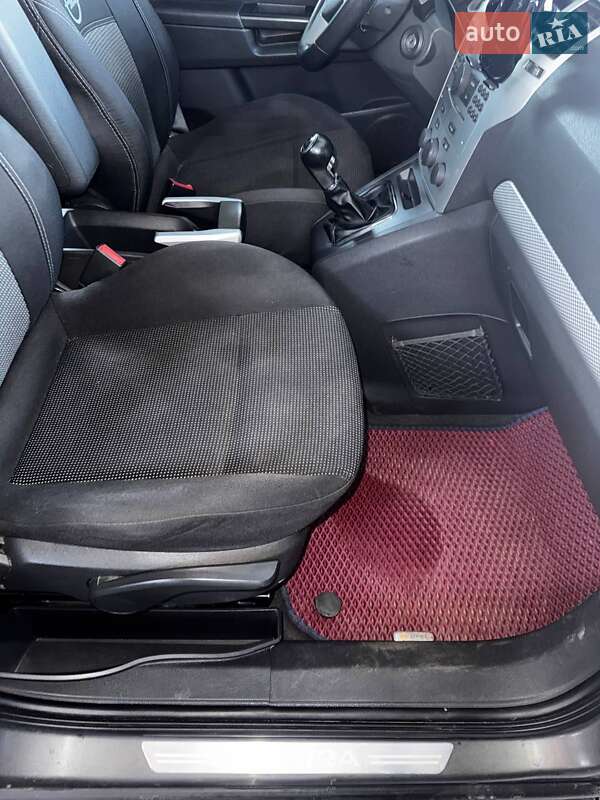 Мінівен Opel Zafira 2010 в Коломиї