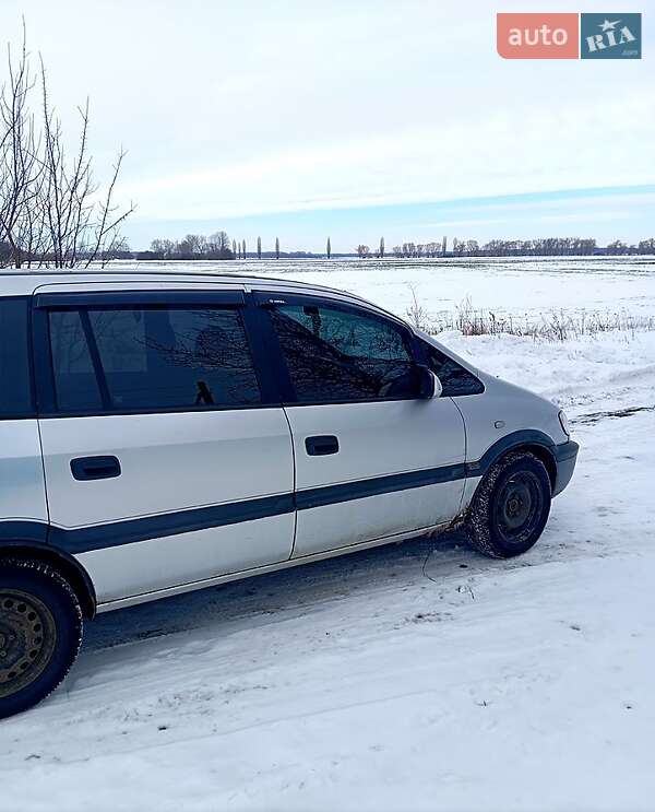 Мінівен Opel Zafira 2002 в Полтаві