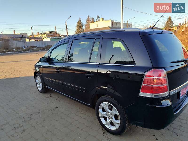 Минивэн Opel Zafira 2005 в Дрогобыче