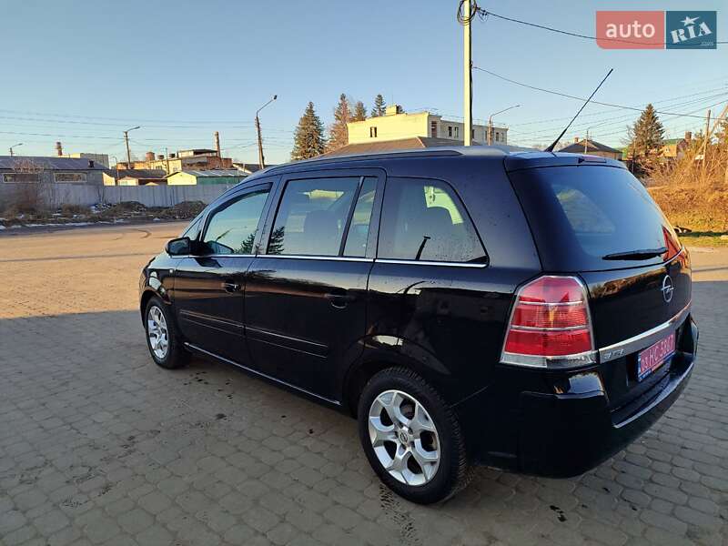 Минивэн Opel Zafira 2005 в Дрогобыче