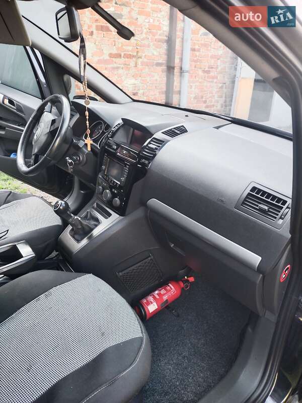 Мінівен Opel Zafira 2013 в Хмельницькому