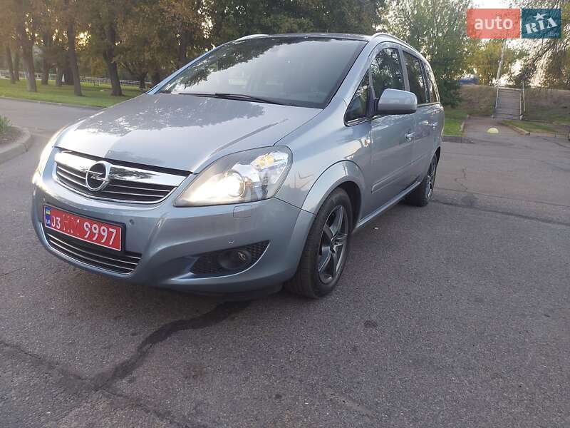 Минивэн Opel Zafira 2010 в Краматорске фото Минивэн Opel Zafira 2010 в Краматорске