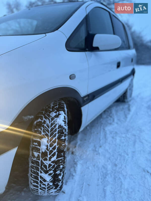 Минивэн Opel Zafira 2001 в Стрые