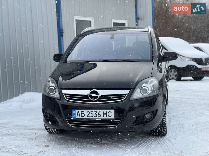 Минивэн Opel Zafira 2010 в Виннице