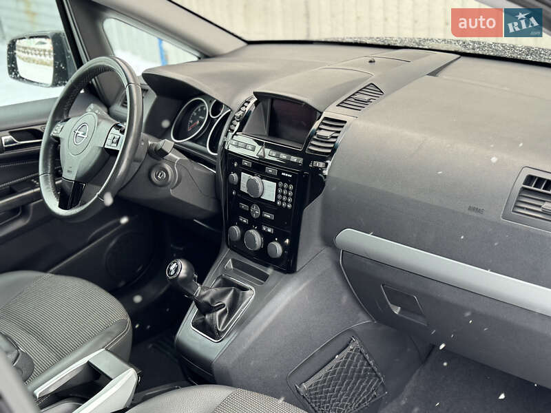 Минивэн Opel Zafira 2010 в Виннице