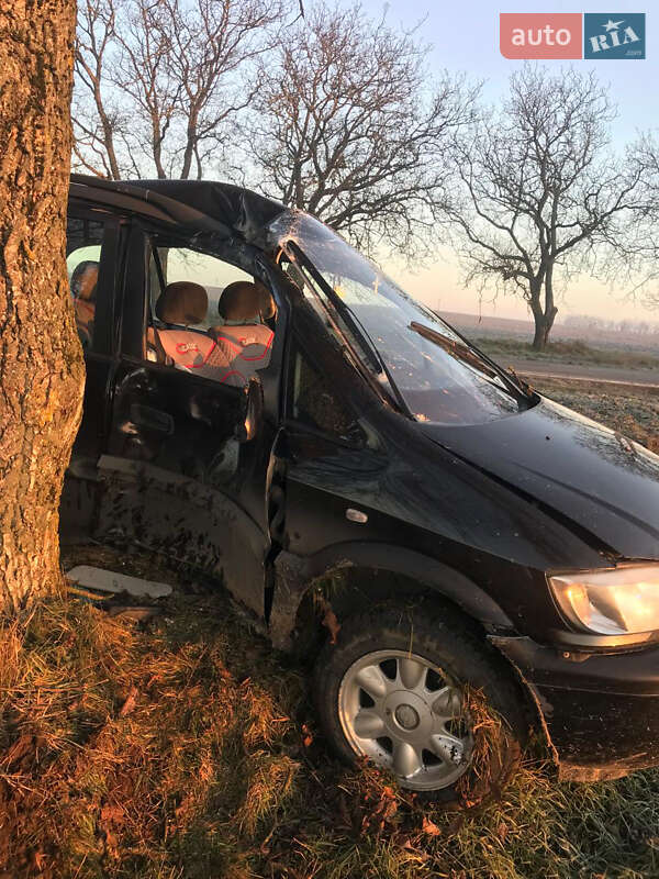 Мінівен Opel Zafira 2001 в Чернівцях фото 8 Мінівен Opel Zafira 2001 в Чернівцях
