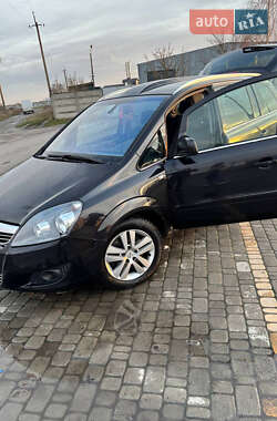 Минивэн Opel Zafira 2011 в Киеве