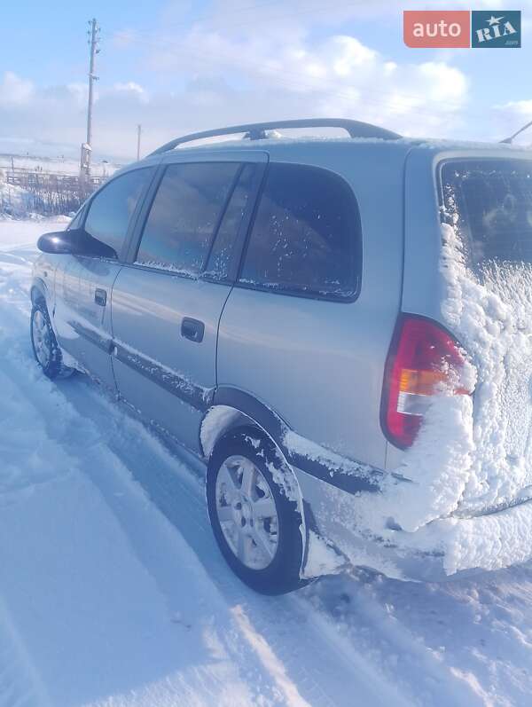 Минивэн Opel Zafira 1999 в Лохвице