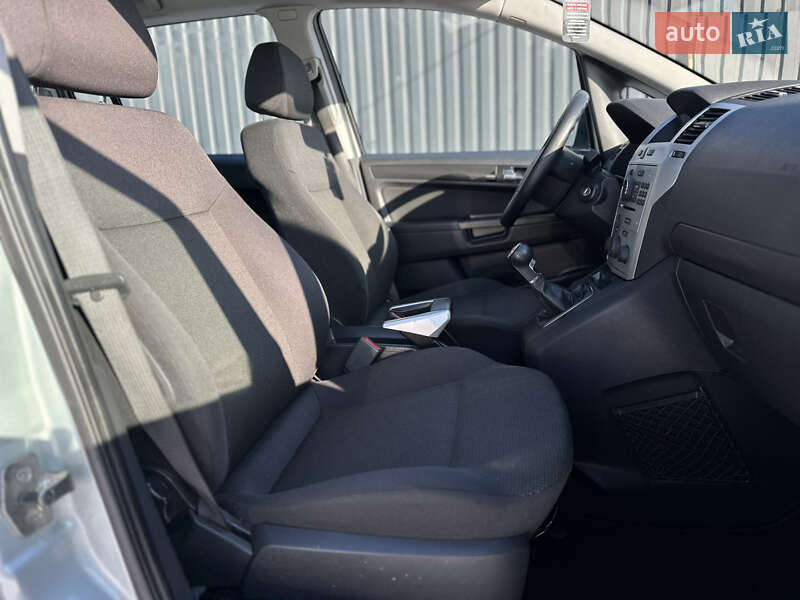 Минивэн Opel Zafira 2009 в Виннице