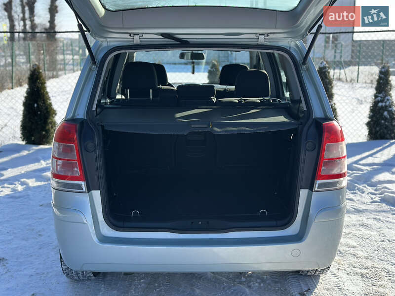 Минивэн Opel Zafira 2009 в Виннице