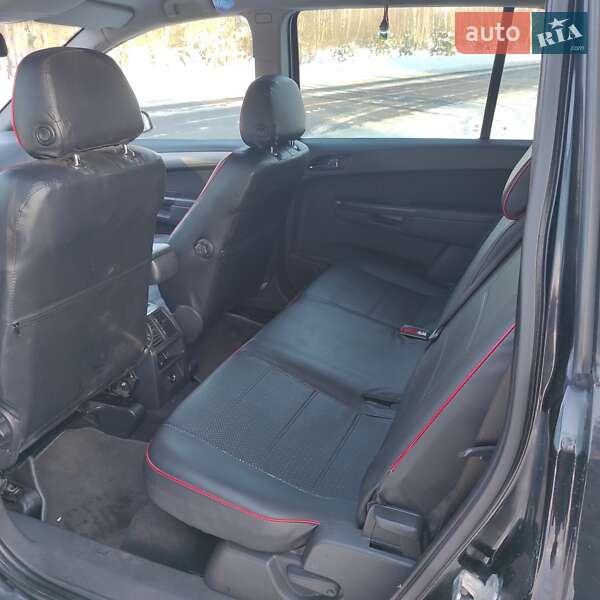 Минивэн Opel Zafira 2009 в Старой Выжевке