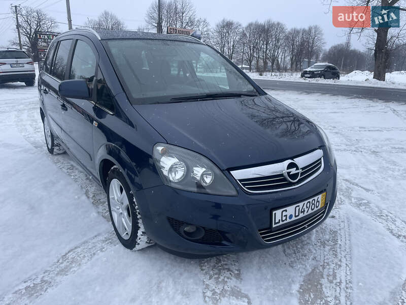 Минивэн Opel Zafira 2011 в Ивано-Франковске