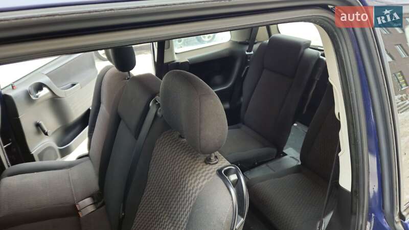 Минивэн Opel Zafira 2002 в Нетешине