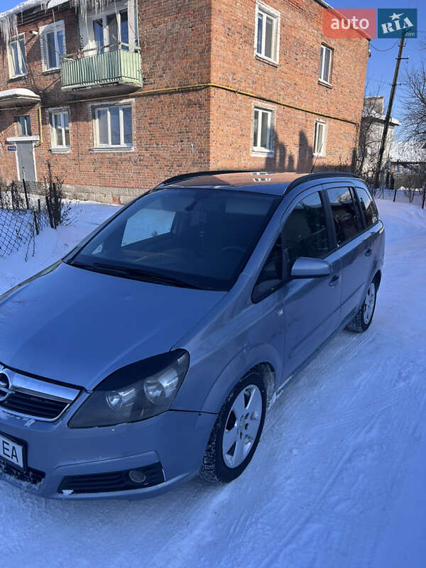 Минивэн Opel Zafira 2005 в Сокале