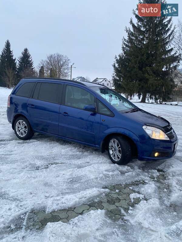 Минивэн Opel Zafira 2005 в Дубно