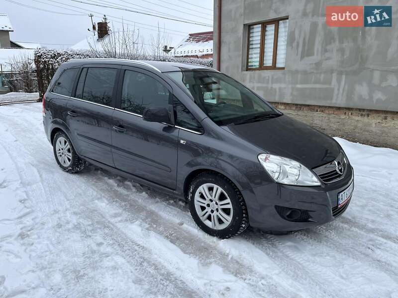 Минивэн Opel Zafira 2011 в Коломые