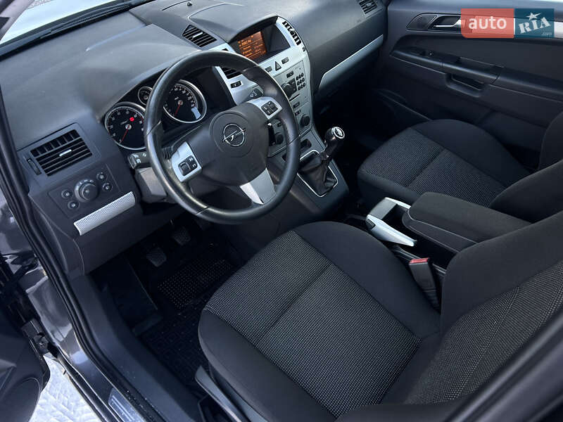 Минивэн Opel Zafira 2009 в Виннице