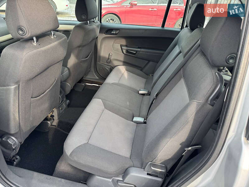 Минивэн Opel Zafira 2008 в Днепре