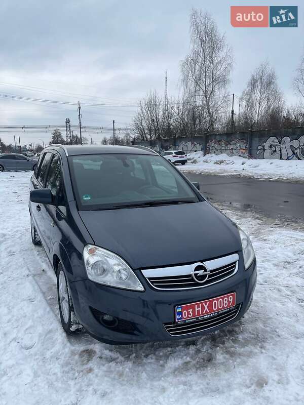 Минивэн Opel Zafira 2010 в Луцке фото Минивэн Opel Zafira 2010 в Луцке